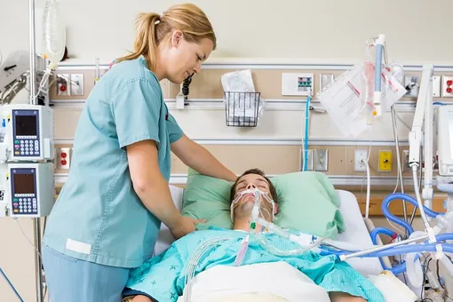 Тактика ведения пациентов в коме: протоколы интенсивной терапии и ухода