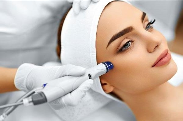 Гидропилинг лица: полное руководство по процедуре для чистой и здоровой кожи