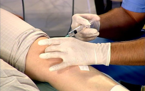 Анализ синовиальной жидкости для точной диагностики причин боли в суставах