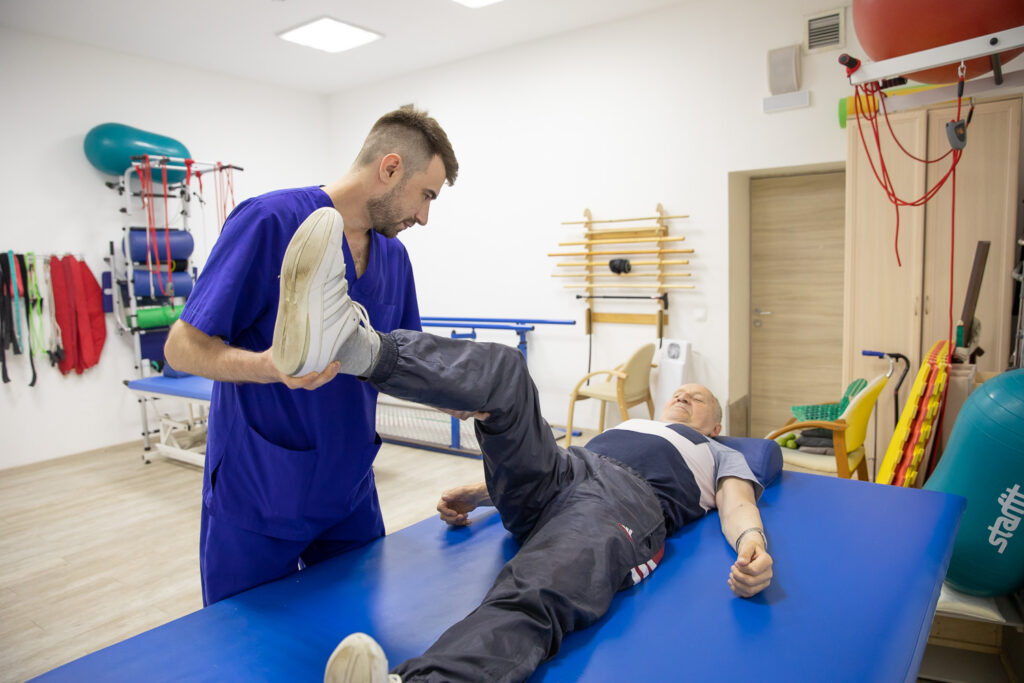 Лечебная физкультура после эндопротезирования коленного сустава: руководство