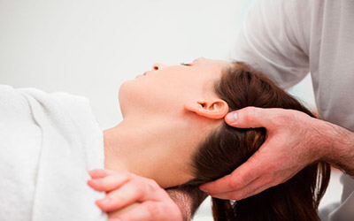 Мануальная терапия при спондилолистезе для восстановления здоровья позвоночника