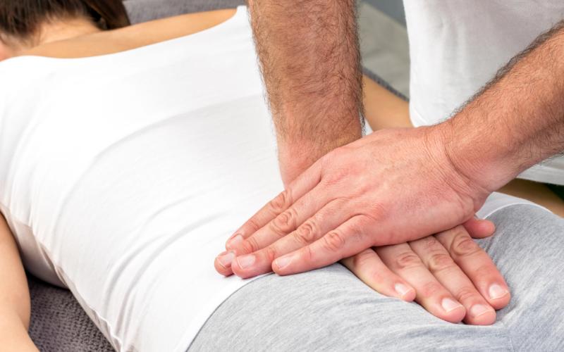 Мануальная терапия при кокцигодинии: избавление от боли в копчике