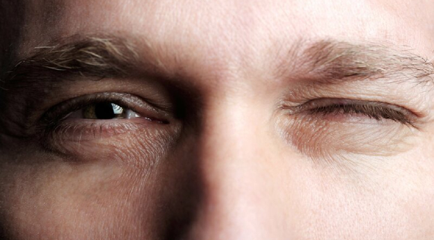 Тики у взрослых: найти причину и подобрать эффективное лечение